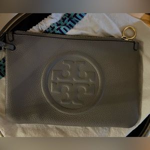 Tory Burch Wristlet bag